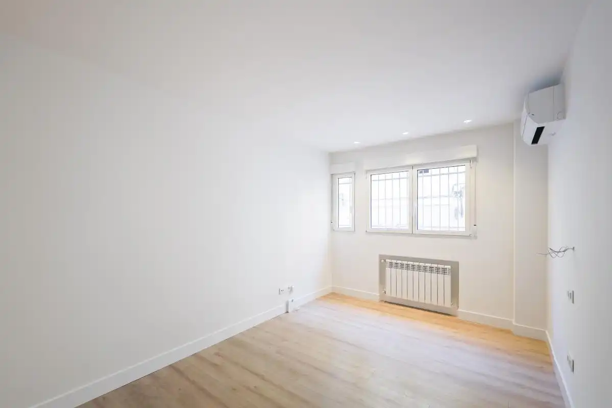 Schlafzimmer von Erdgeschoss zum Verkauf in Madrid mit Klimaanlage, Heizung und Terrasse