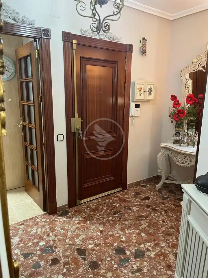 Piso con ascensor en venta en Calle Pintor el Greco, imagen 3