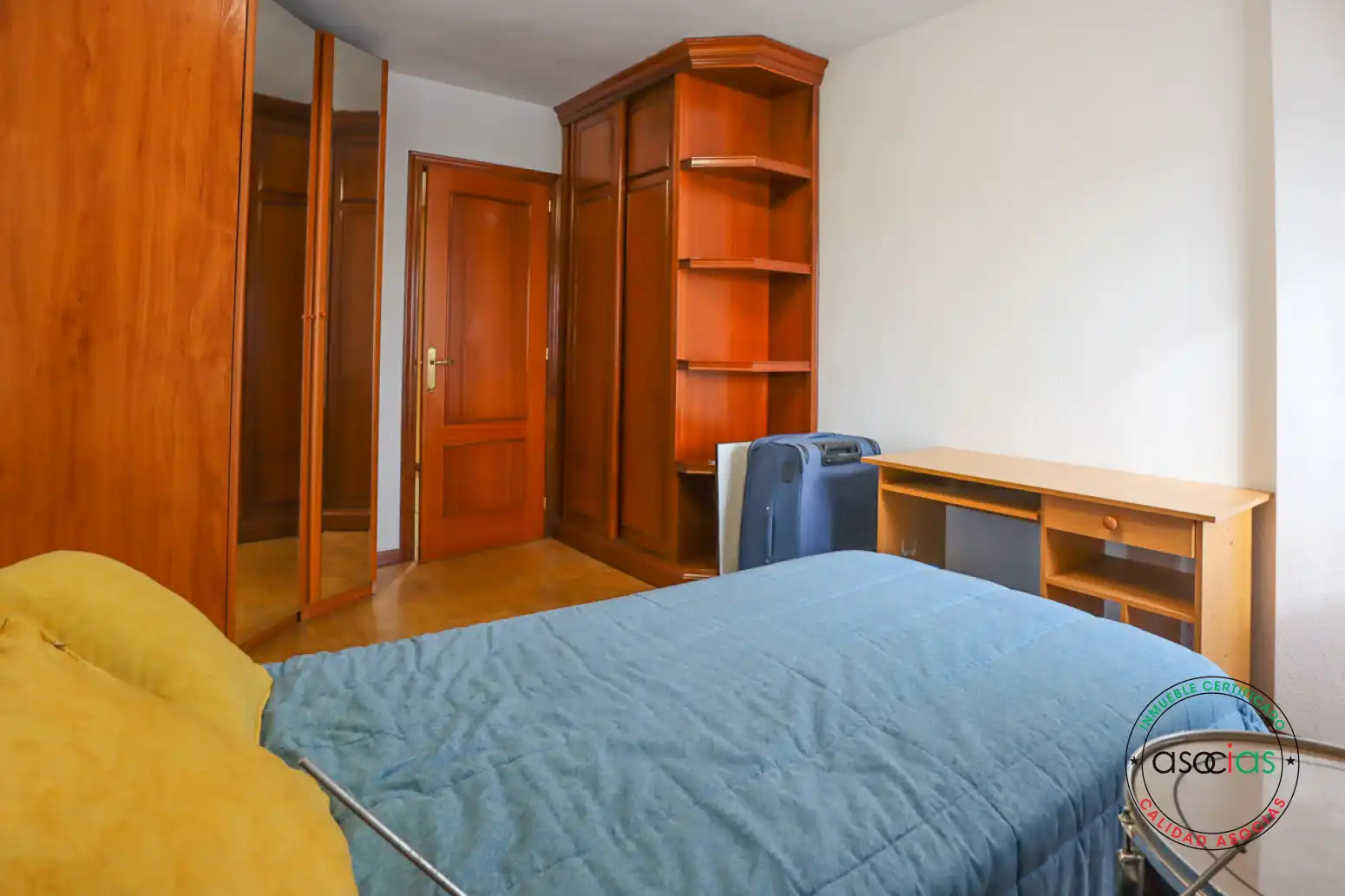 Dormitori de Pis en venda en Siero amb Calefacció, Parquet i Moblat