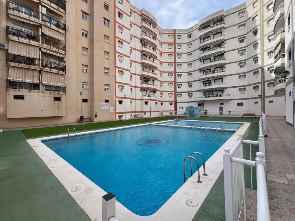 Piscina de Piso en venta en San Vicente del Raspeig / Sant Vicent del Raspeig con Piscina comunitaria