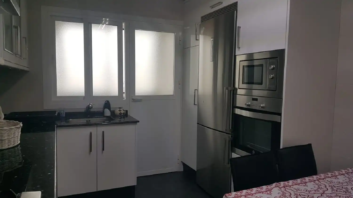 Cocina de Piso de alquiler en A Coruña Capital  con Calefacción, Terraza y Amueblado
