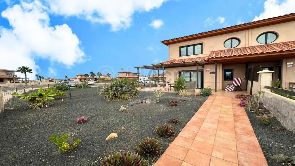 Terrassa de Casa o xalet en venda en La Oliva
