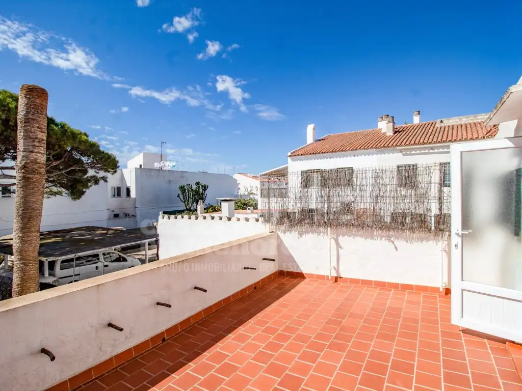 Außenansicht von Haus oder Chalet zum Verkauf in Sant Lluís mit Terrasse
