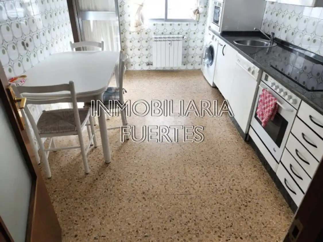 Flat for rent in Avenida de Mariano Andrés, Las Ventas