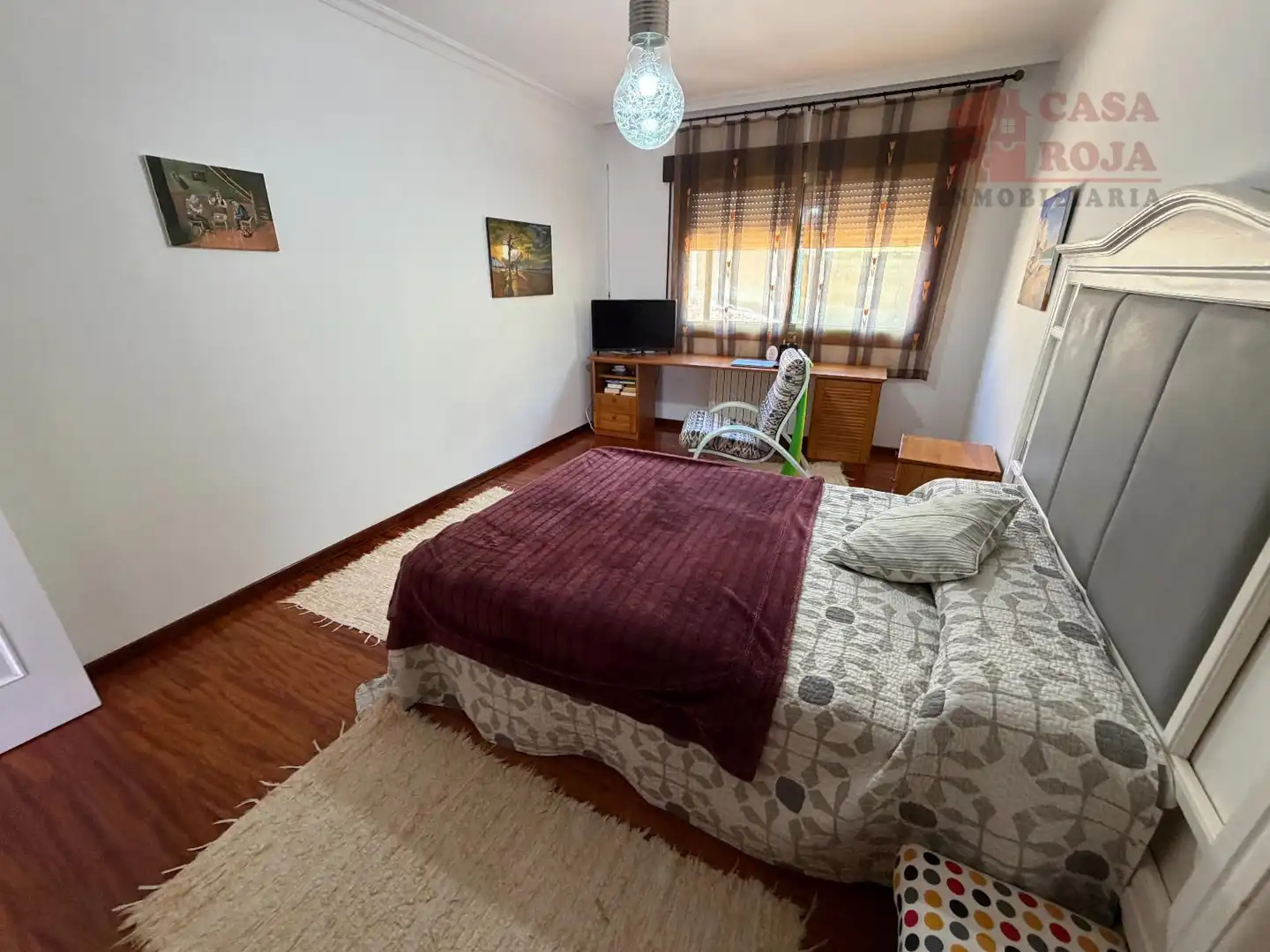 Dormitori de Casa o xalet en venda en Cangas  amb Calefacció, Terrassa i Moblat