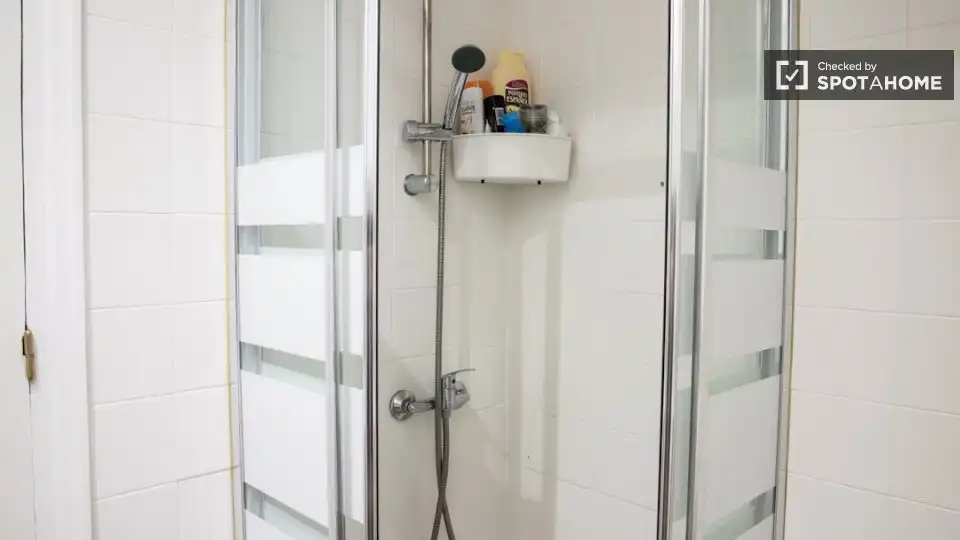 Bathroom of Flat for share in Moncloa - Aravaca