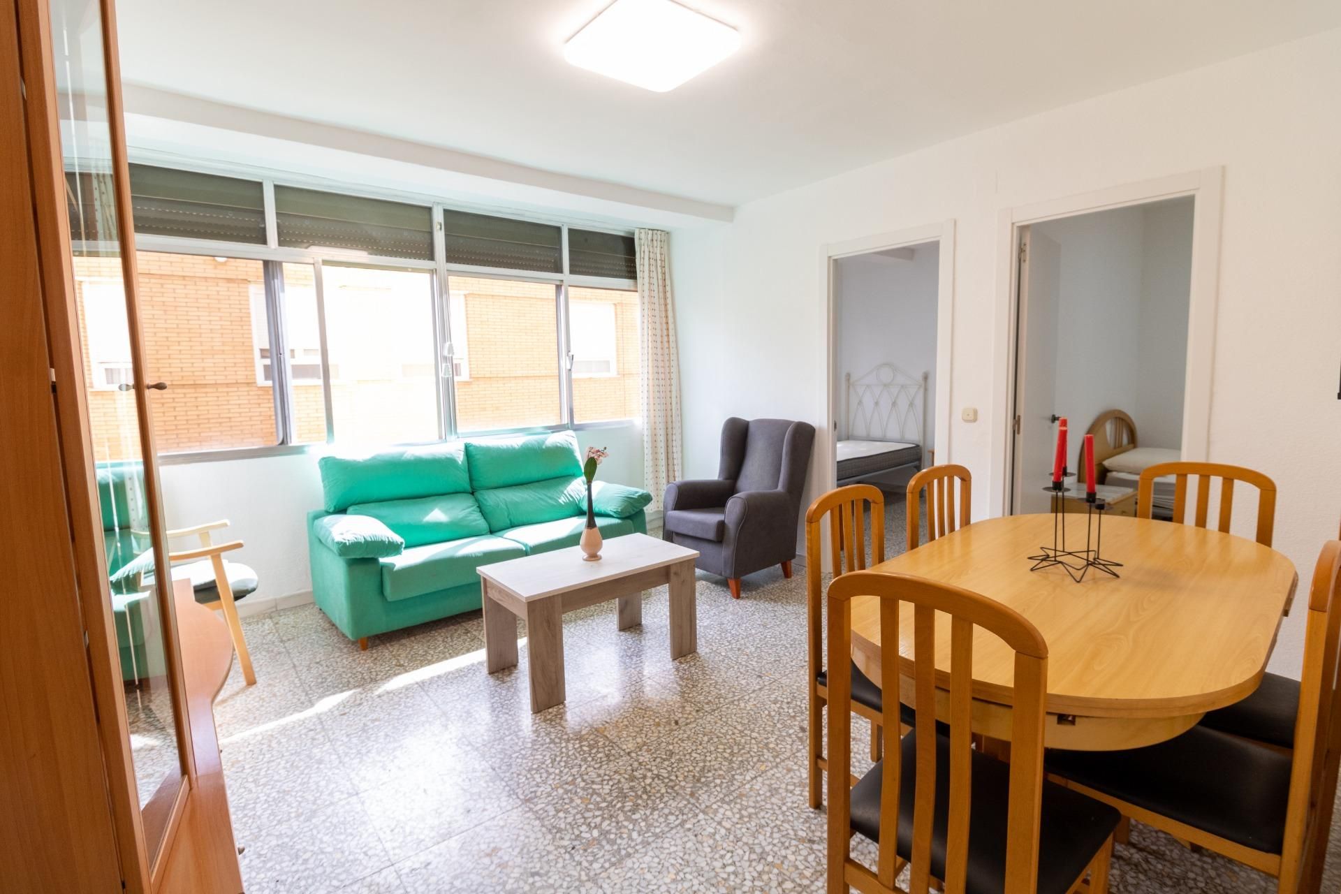 Sala d'estar de Pis en venda en  Almería Capital amb Aire condicionat i Moblat