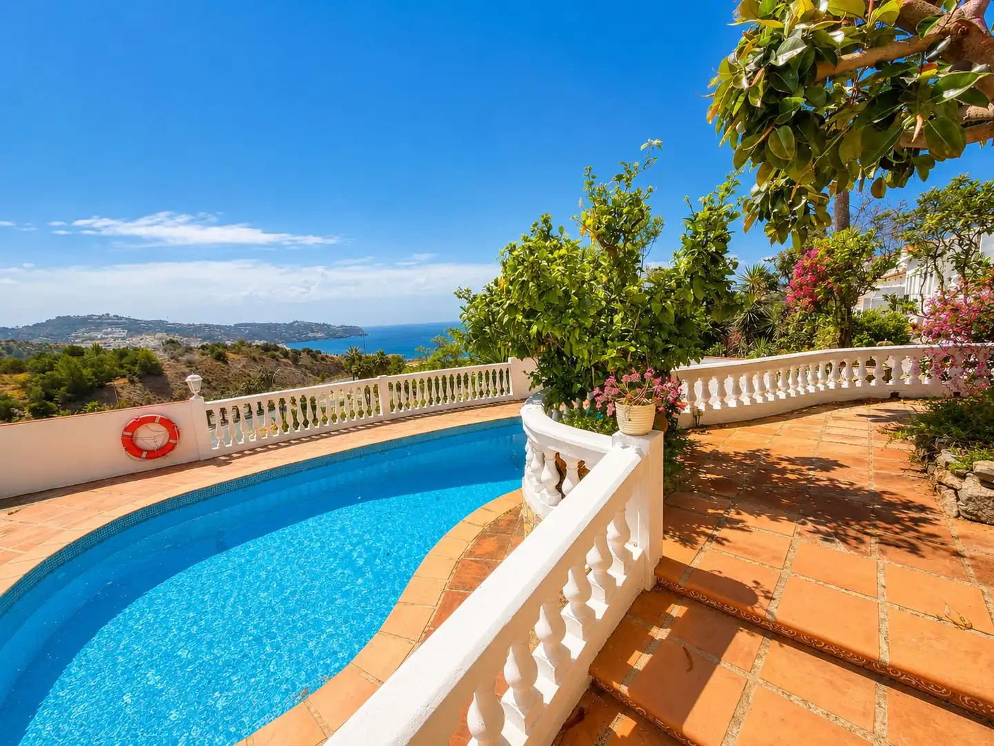 Swimming pool of Houses for sale in Almuñécar  with Air Conditioner, Heating and Private garden