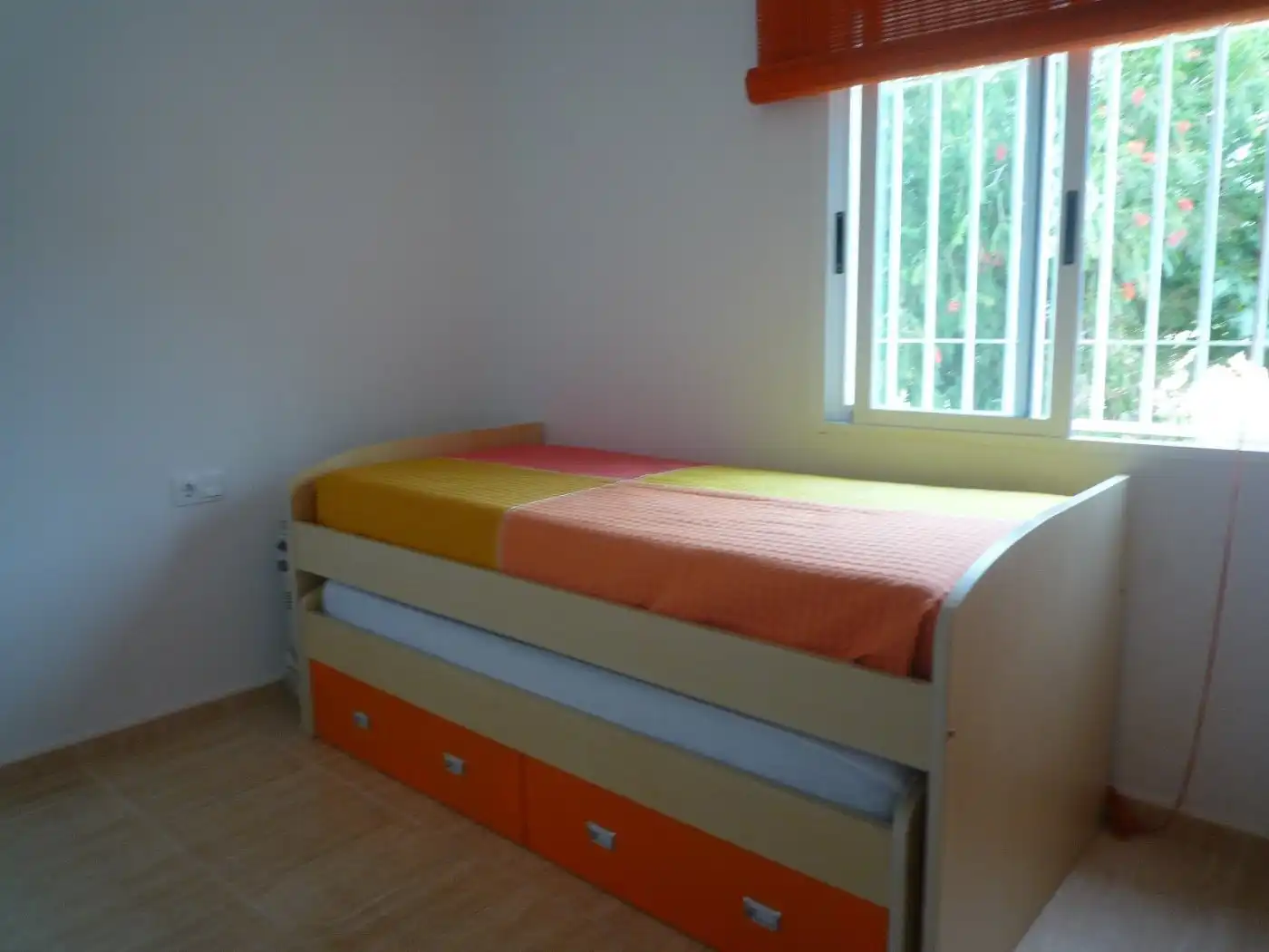 Habitación de Apartamento en venta en Xeraco con Terraza, Amueblado y Balcón
