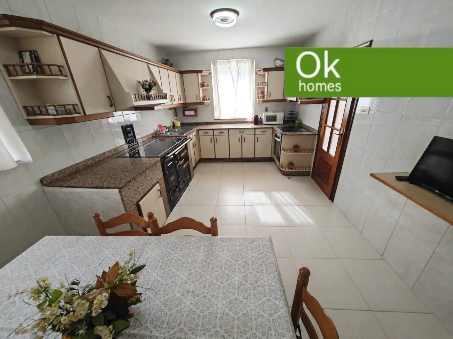 Cocina de Casa adosada de alquiler en Curtis con Calefacción, Trastero y Amueblado