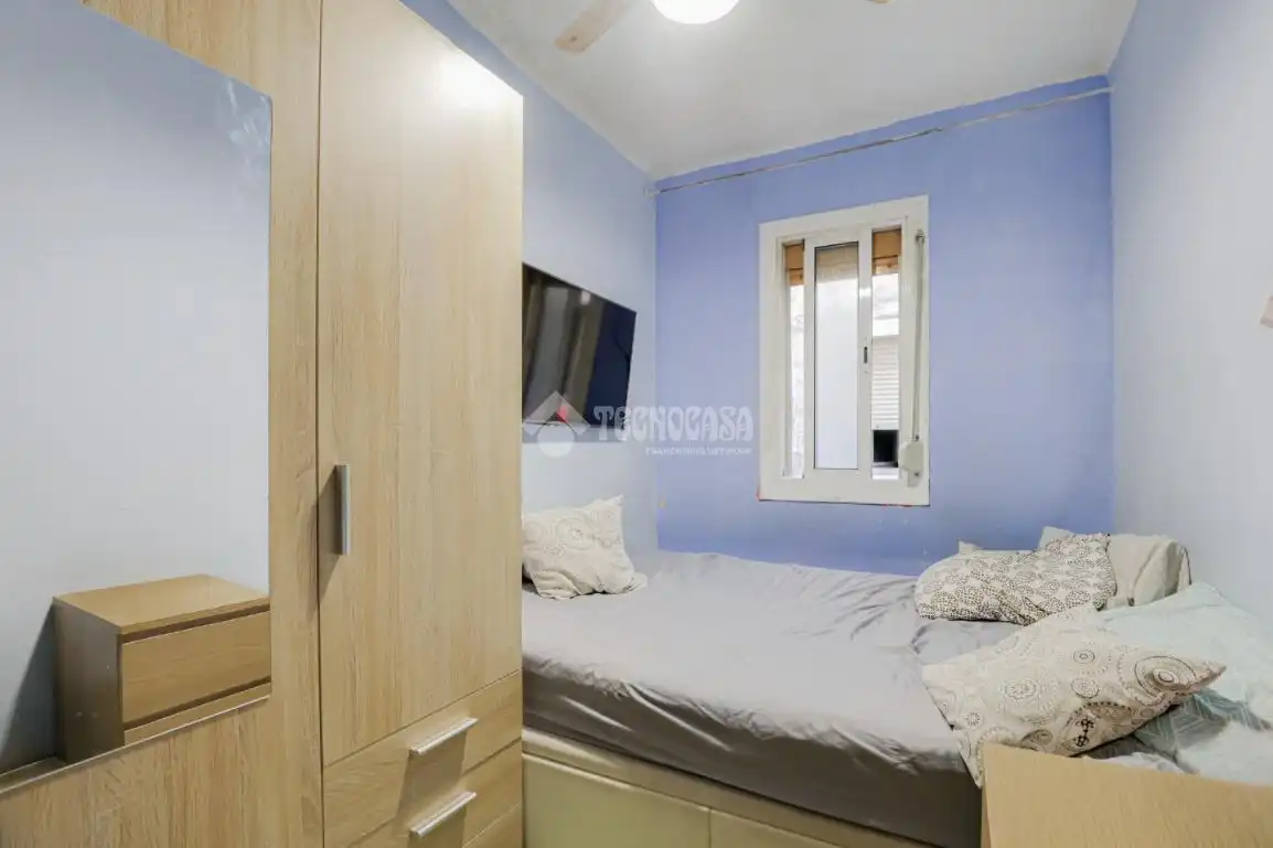 Bedroom of Flat for sale in Badalona