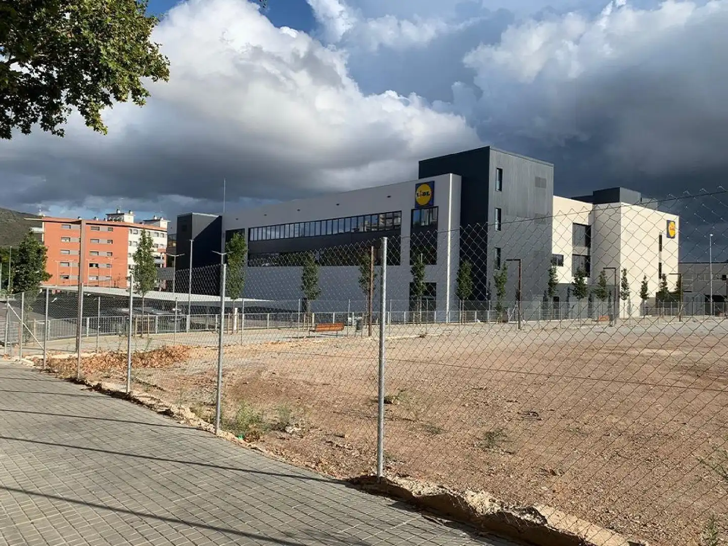 Vista exterior de Pis en venda en Montcada i Reixac amb Terrassa