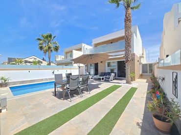 Casa en venta en Pilar de la Horadada ciudad