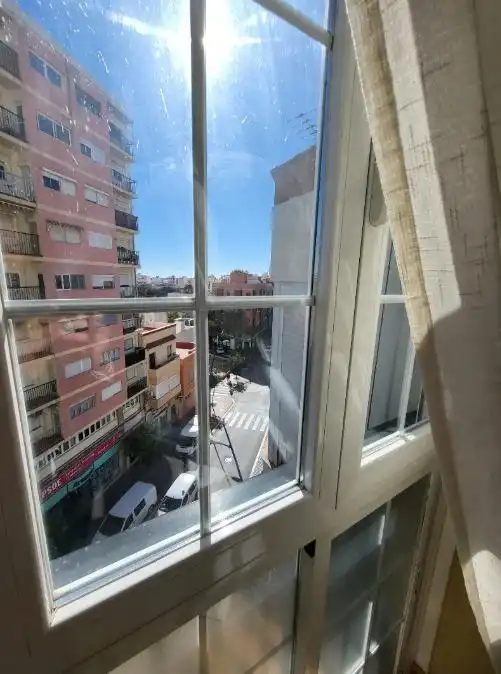 Vista exterior de Apartament en venda en Almería amb Aire condicionat