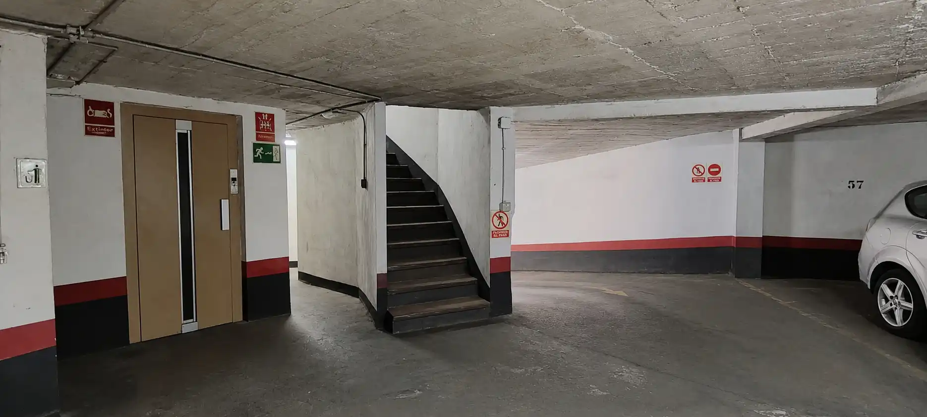 Aparcament amb ascensor en venda a Calle la Regente, imagen 6