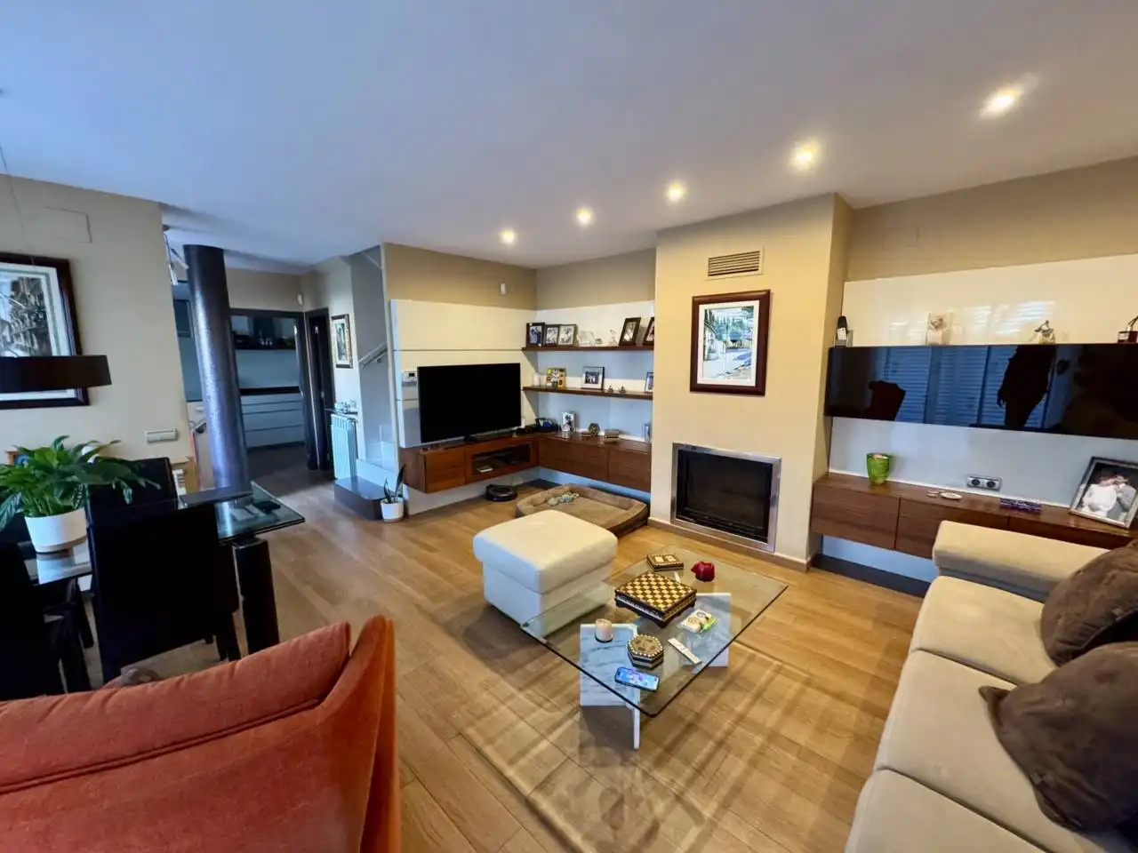 Sala de estar de Casa o chalet en venta en Cerdanyola del Vallès con Aire acondicionado, Calefacción y Jardín privado