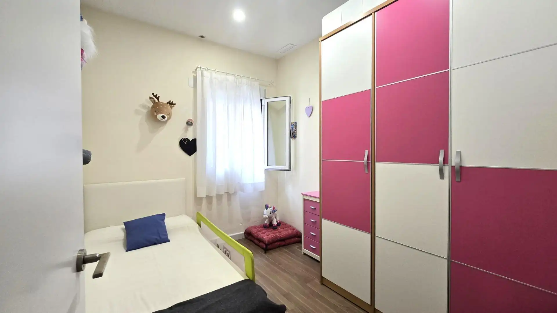 Habitación de Casa o chalet en venta en Paterna con Aire acondicionado, Calefacción y Terraza