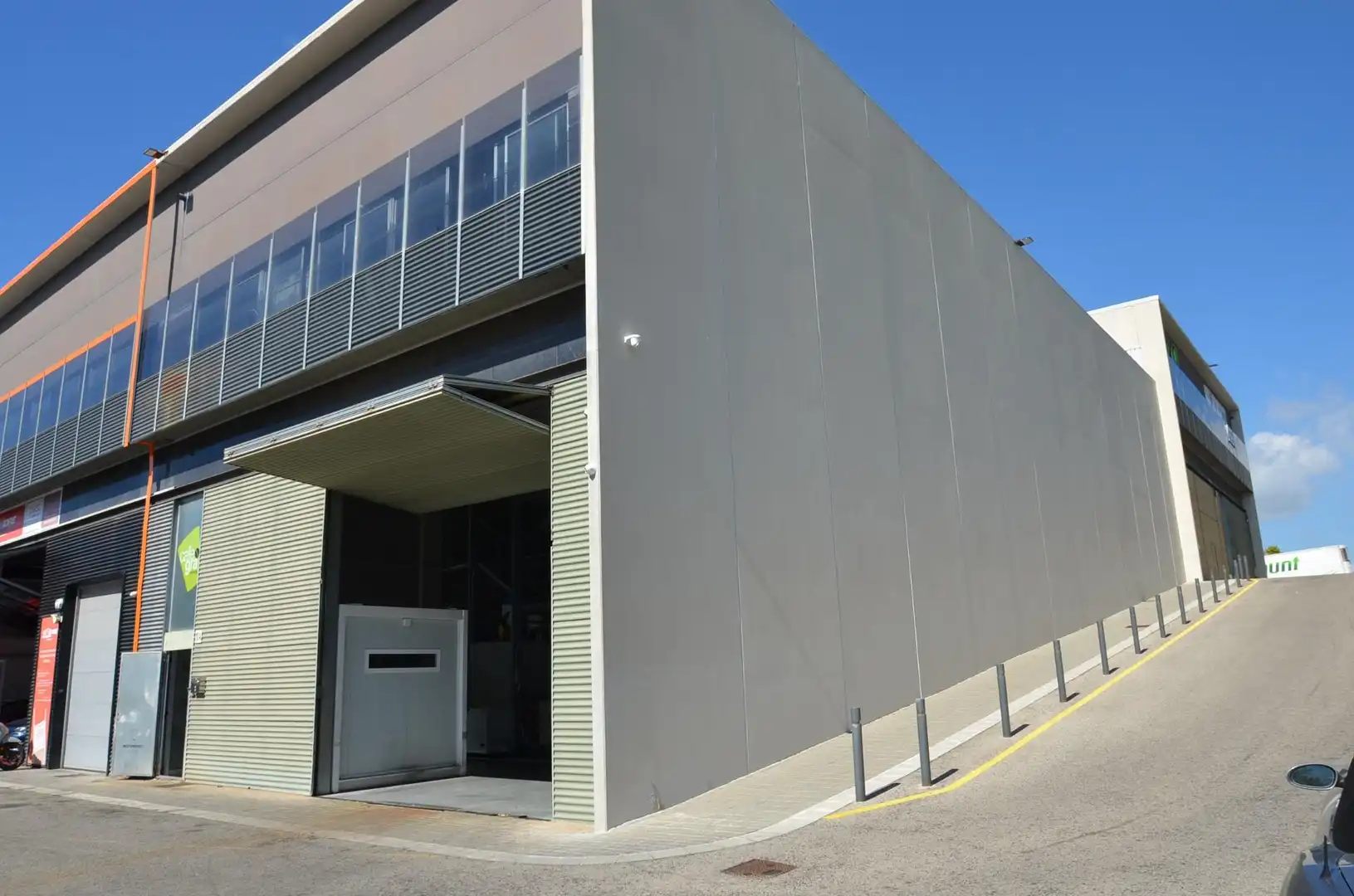 Vista exterior de Nau industrial de lloguer en Masia Nova -  Solicrup