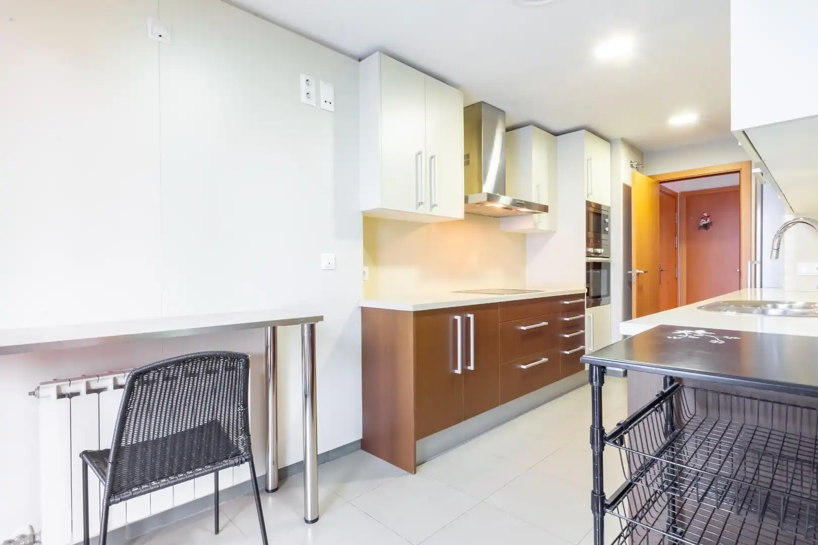 Kitchen of Flat for rent in Sant Cugat del Vallès  with Private garden, Parquet flooring and Terrace