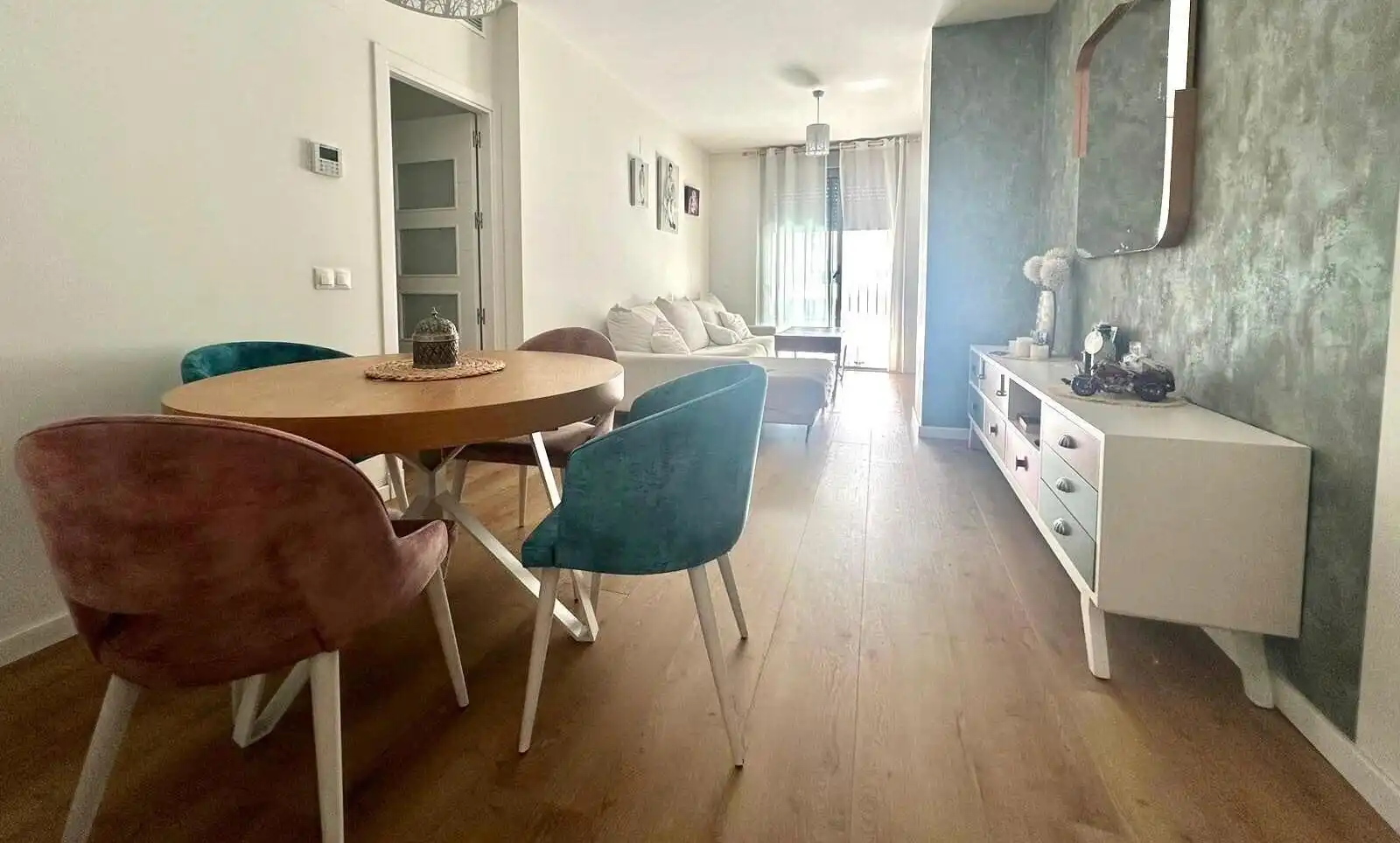 Living room of Flat for rent in Jerez de la Frontera  with Air Conditioner, Heating and Parquet flooring