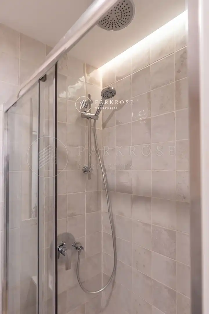 Bathroom of Flat for sale in Madrid  with Air Conditioner, Heating and Terrace