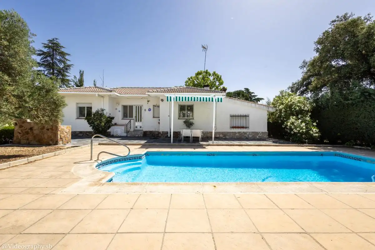 Exterior view of Houses for sale in Nuevo Baztán  with Heating, Private garden and Swimming Pool