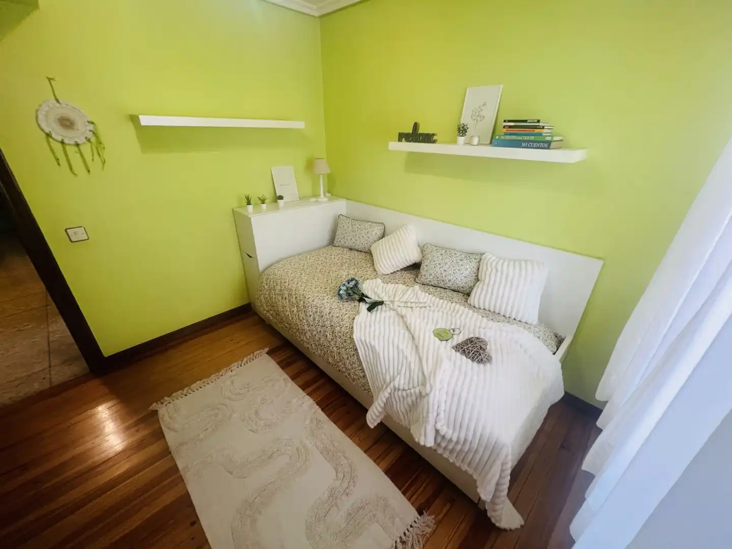 Habitación de Piso en venta en Voto con Calefacción, Terraza y Trastero