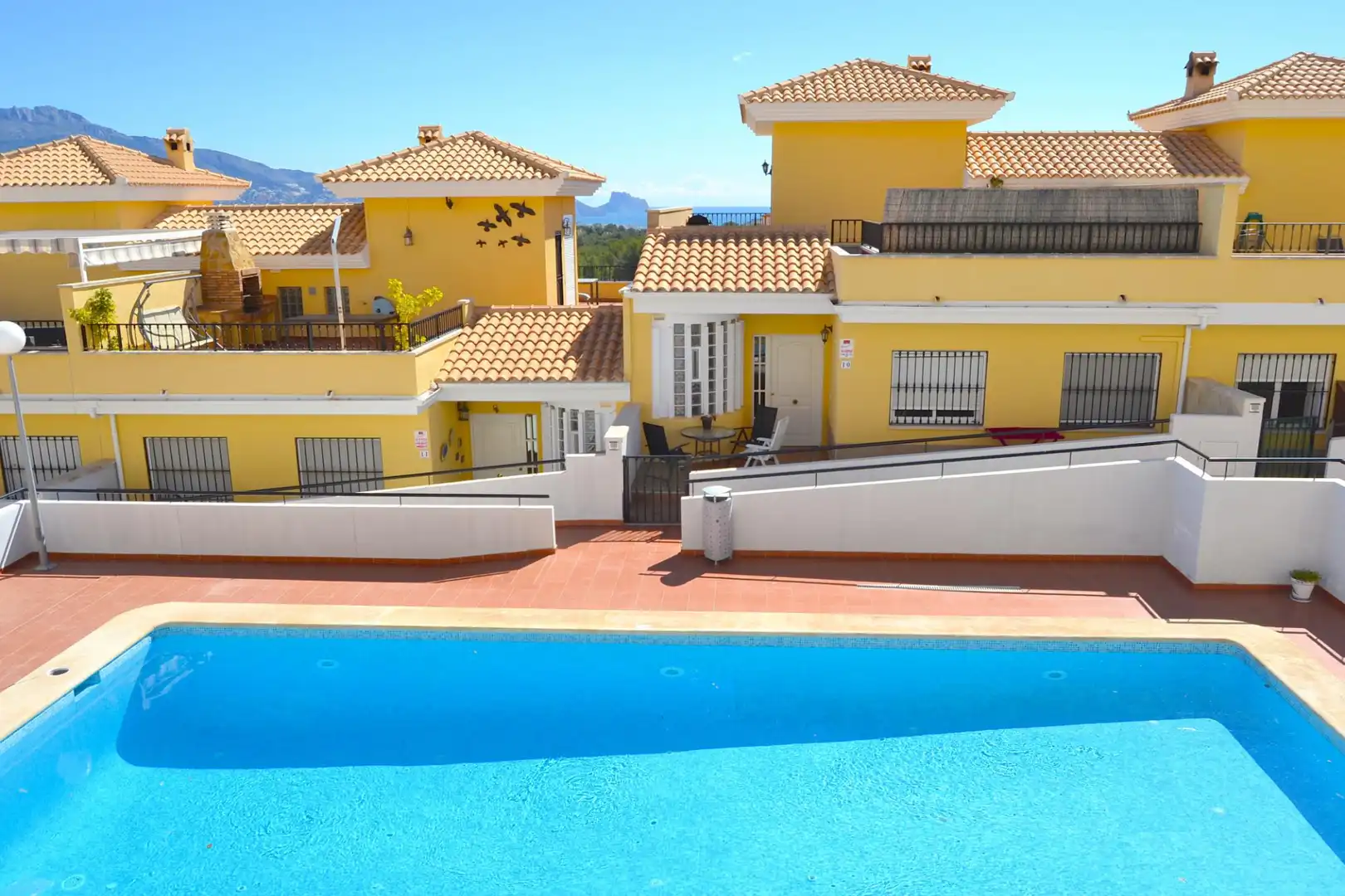 Adosado con piscina en venta en Escandinavia - Cautivador