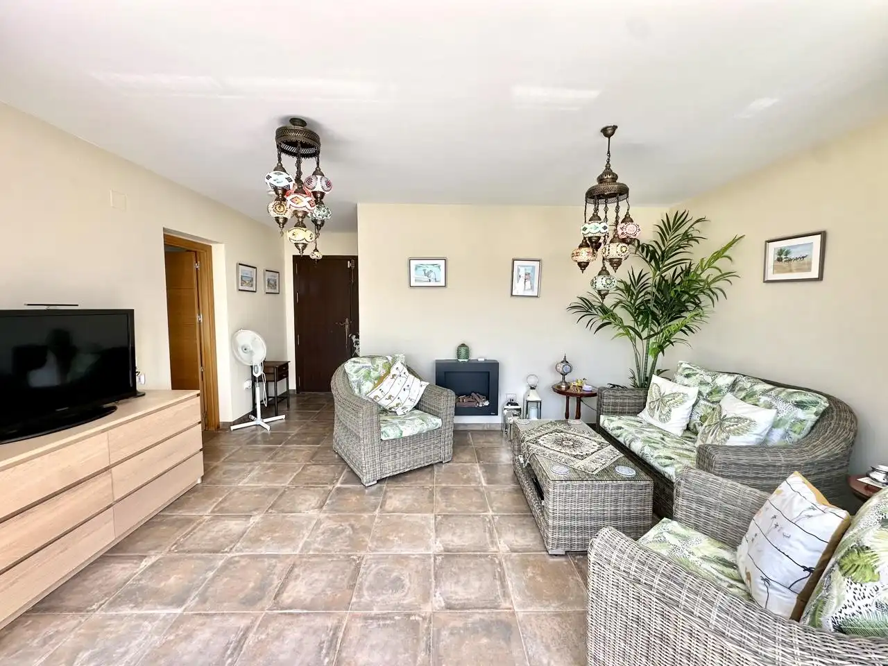 Sala de estar de Casa o chalet en venta en Fuente de Piedra con Aire acondicionado, Jardín privado y Terraza
