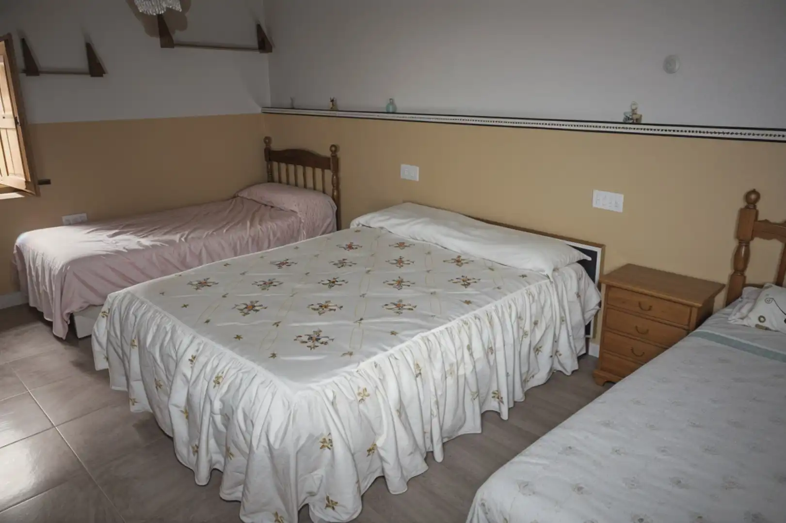 Schlafzimmer von Haus oder Chalet zum Verkauf in Borrassà mit Heizung und Terrasse