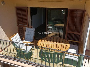 Flat with balcony for sale in Canigó 2
