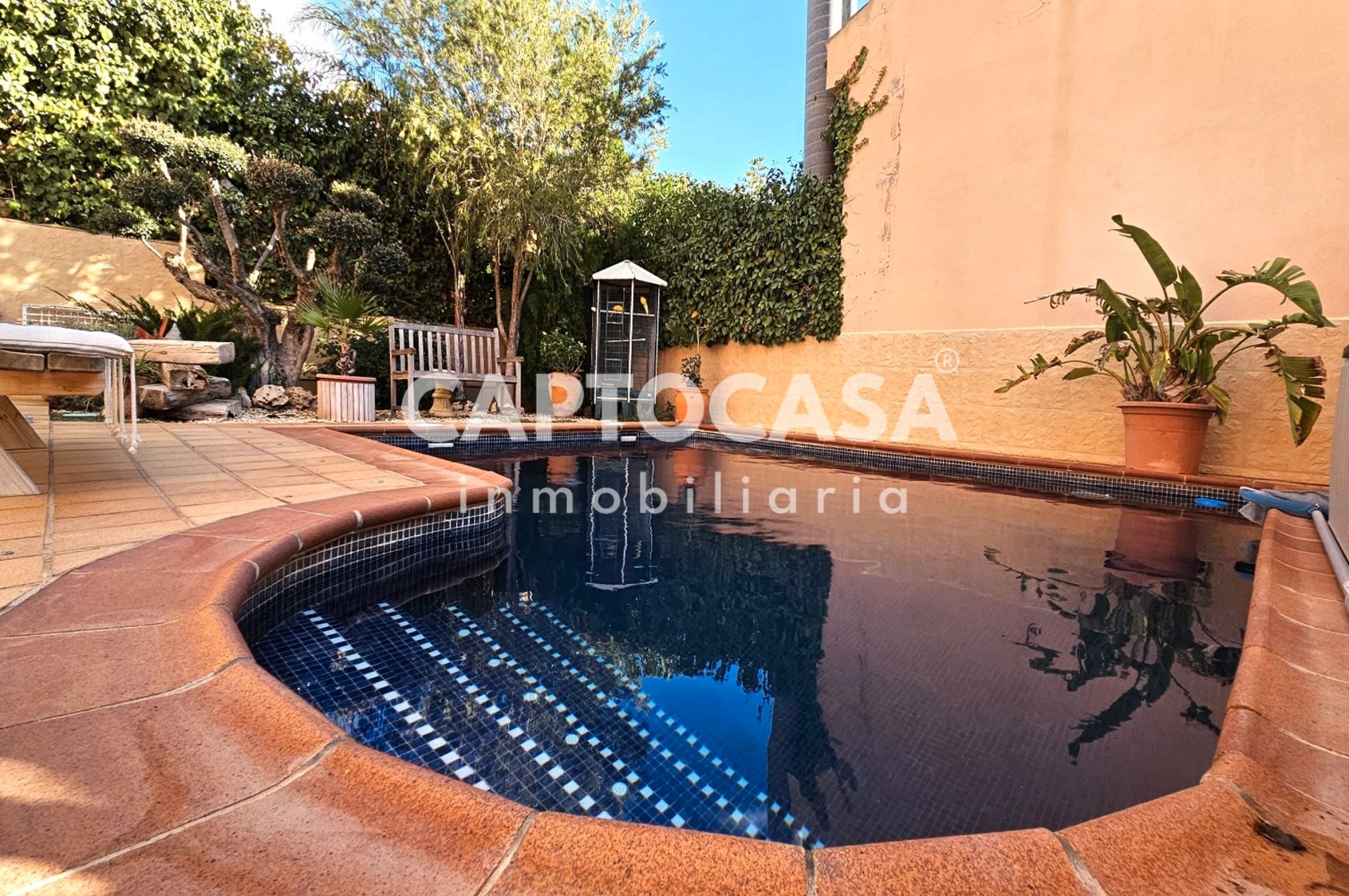 Piscina de Casa adosada en venda en Cartagena amb Aire condicionat, Calefacció i Jardí privat