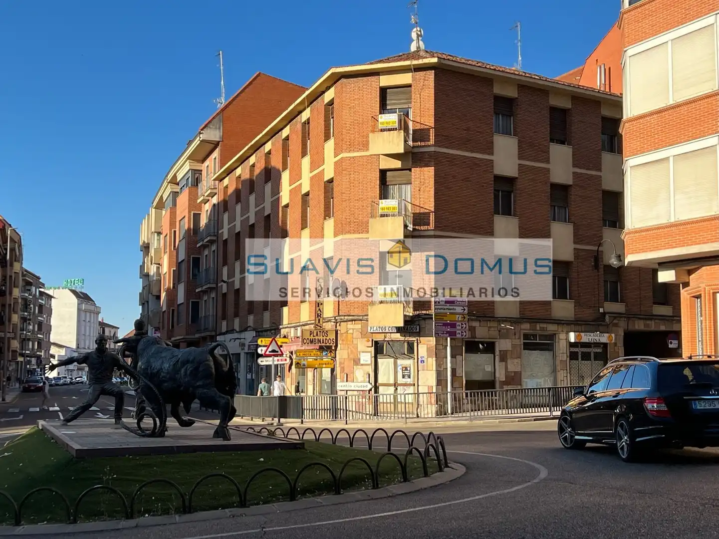 Vista exterior de Edificio en venta en Benavente