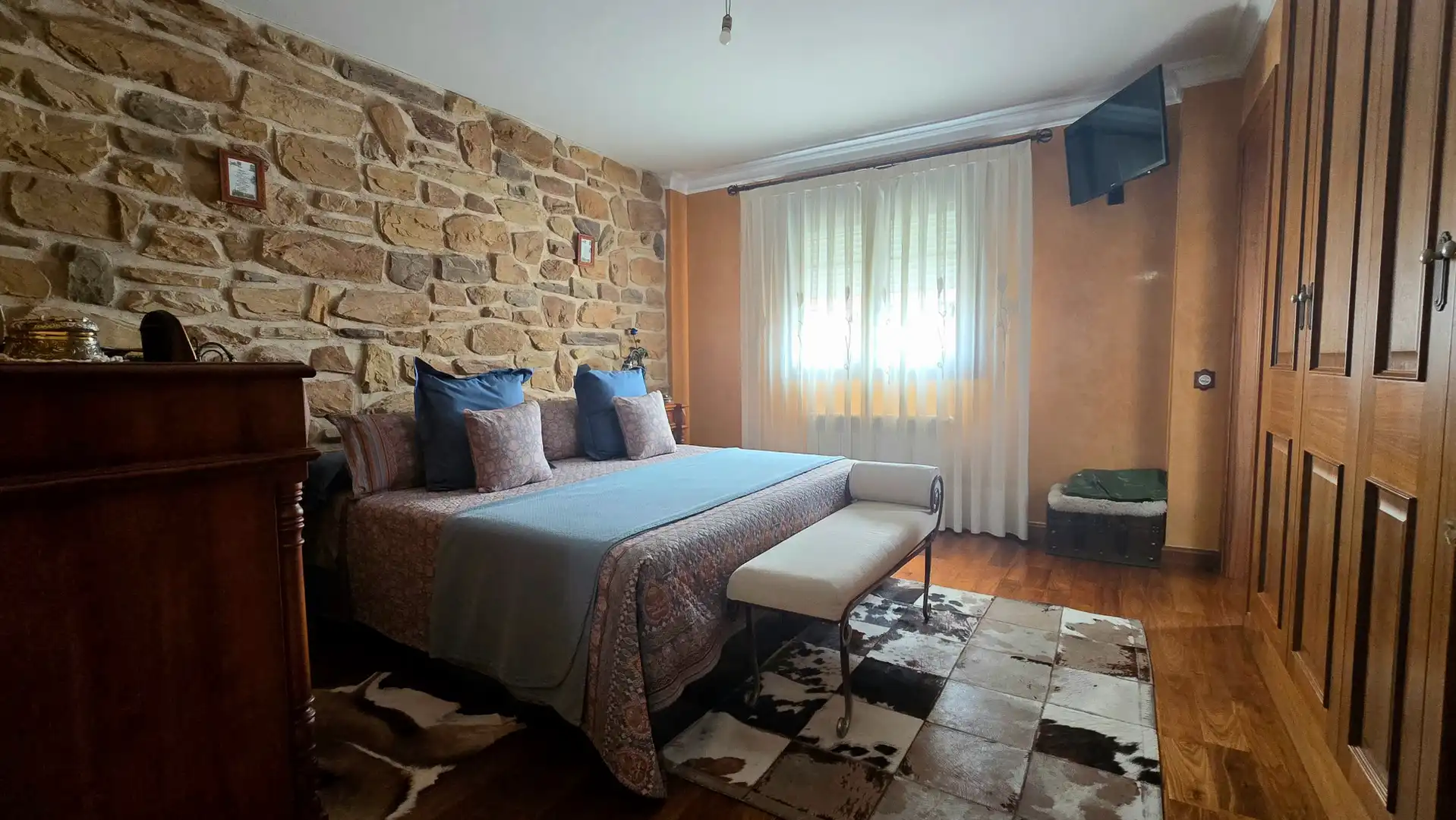 Habitación de Casa adosada en venta en Alcalá de Henares con Aire acondicionado, Calefacción y Jardín privado