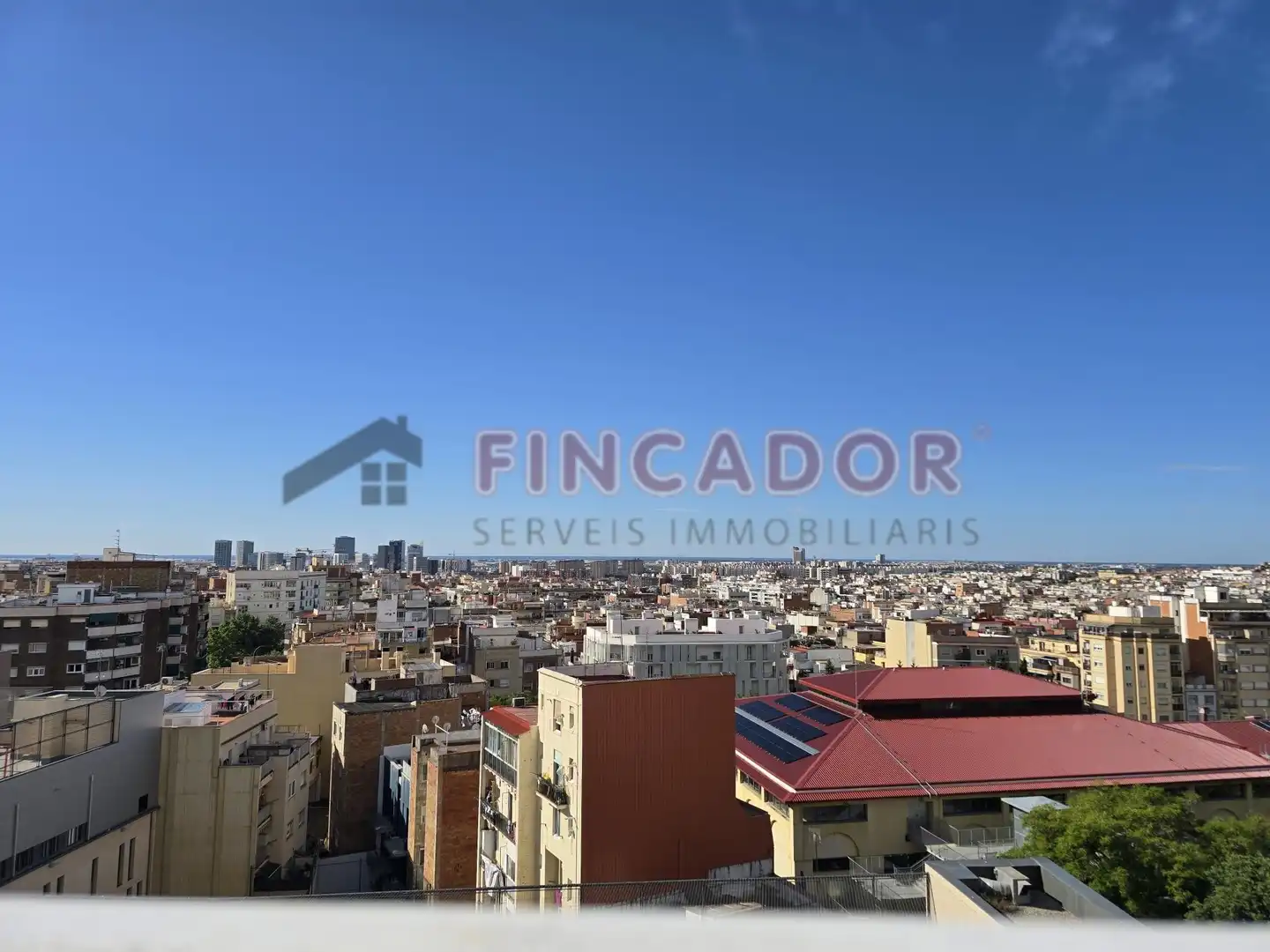 Außenansicht von Maisonette zum Verkauf in Barcelona mit Klimaanlage, Heizung und Parkett