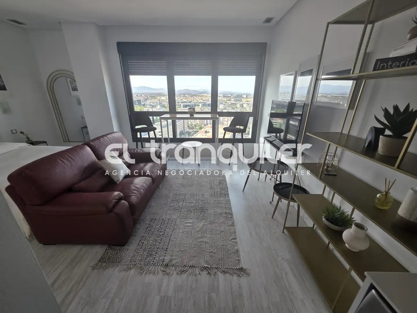 Living room of Study for rent in Madrid  with Air Conditioner, Parquet flooring and Swimming Pool