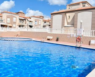 Piscina de Casa adosada en venda en Torrevieja amb Aire condicionat, Calefacció i Terrassa