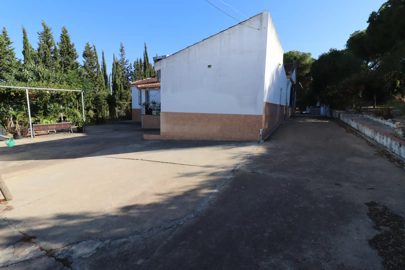 Vista exterior de Finca rústica en venda en Aljaraque amb Jardí privat, Piscina i Moblat