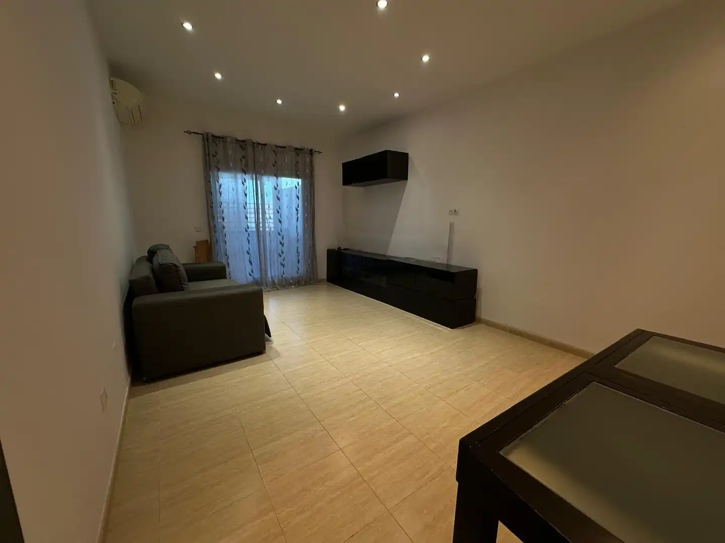 Sala d'estar de Àtic en venda en Roquetas de Mar amb Jardí privat i Terrassa