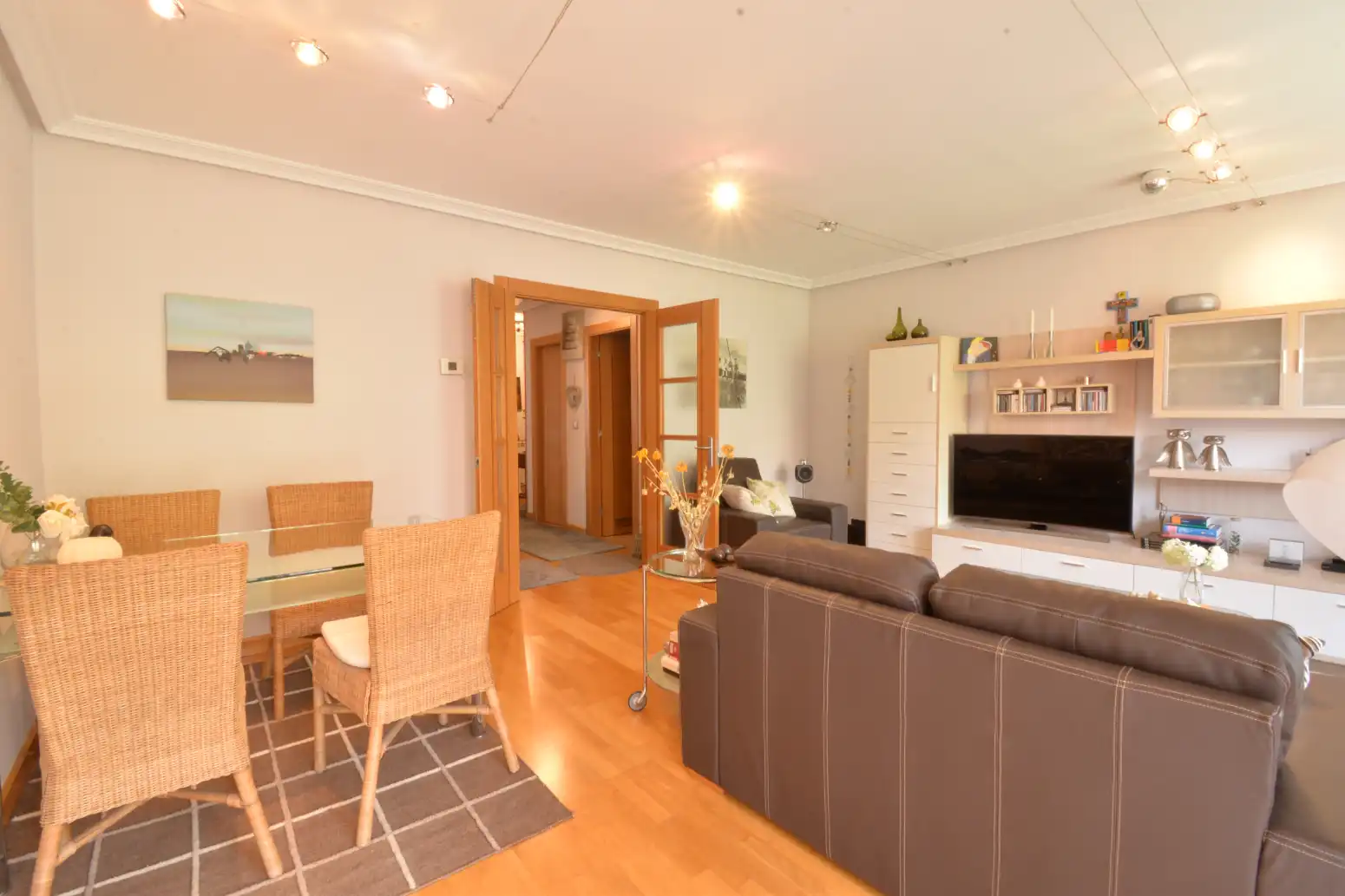 Sala de estar de Casa adosada en venta en Morcín con Calefacción, Jardín privado y Terraza