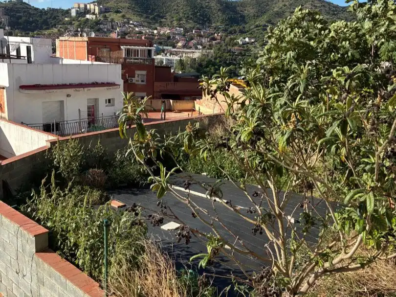 Vista exterior de Local en venta en Santa Coloma de Gramenet con Terraza