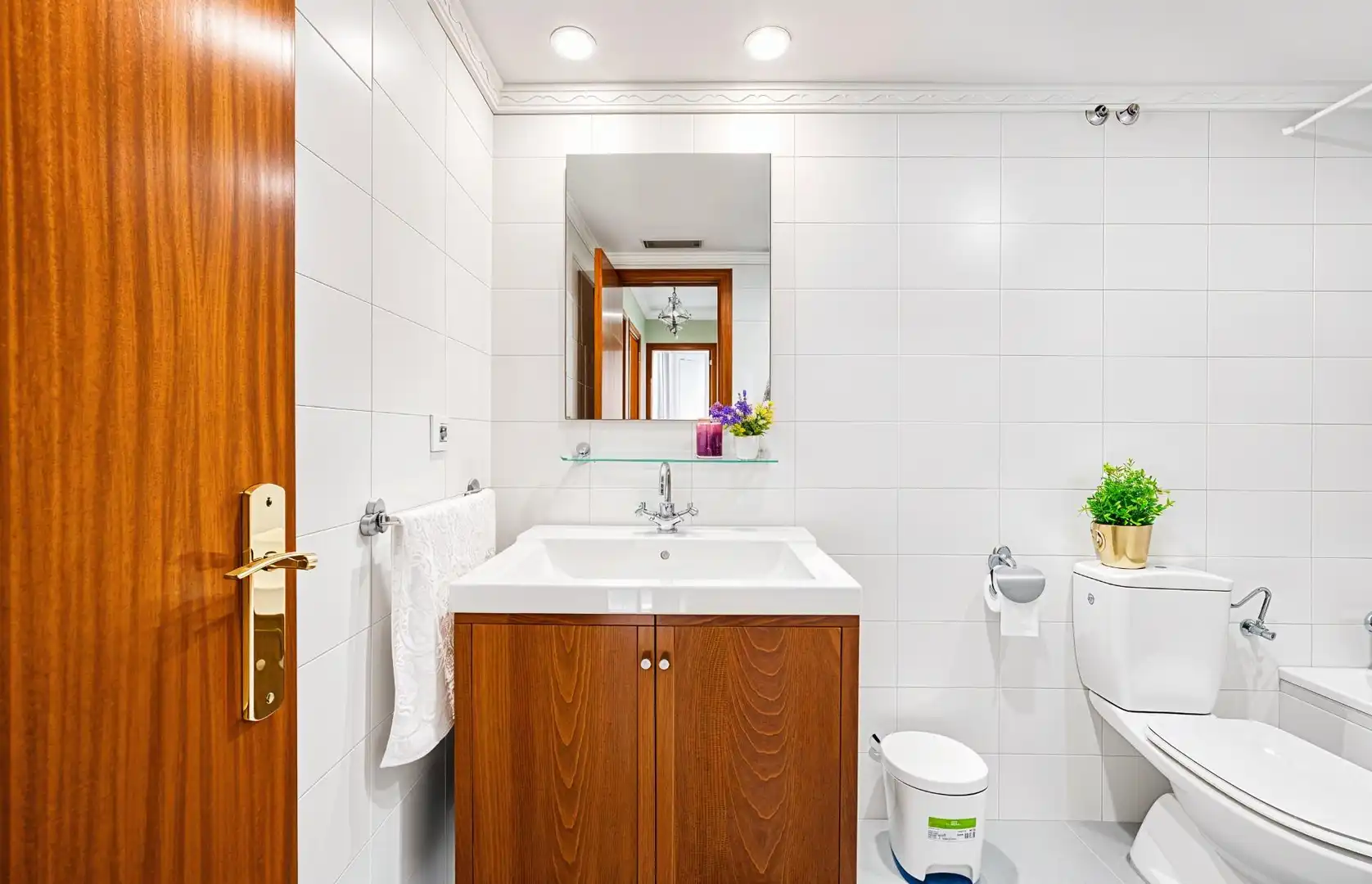 Baño de Piso en venta en Chiclana de la Frontera con Terraza, Trastero y Balcón