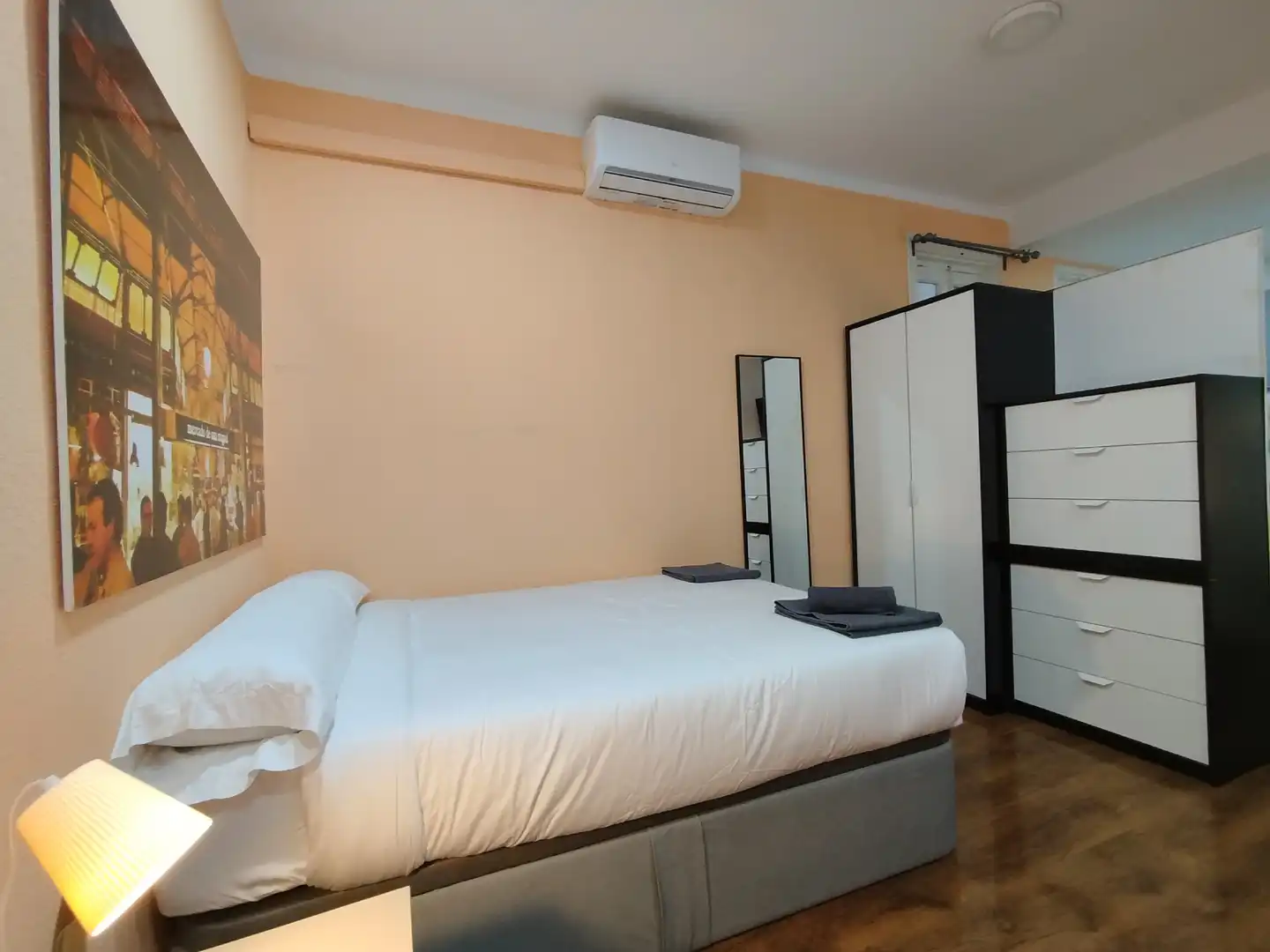 Bedroom of Flat for share in Madrid  with Air Conditioner, Heating and Furnished