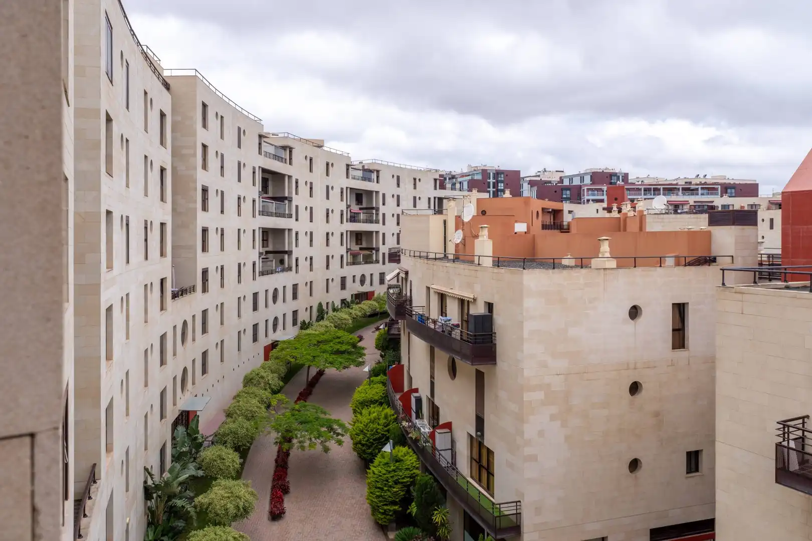 Vista exterior de Pis en venda en Las Palmas de Gran Canaria amb Jardí privat i Traster
