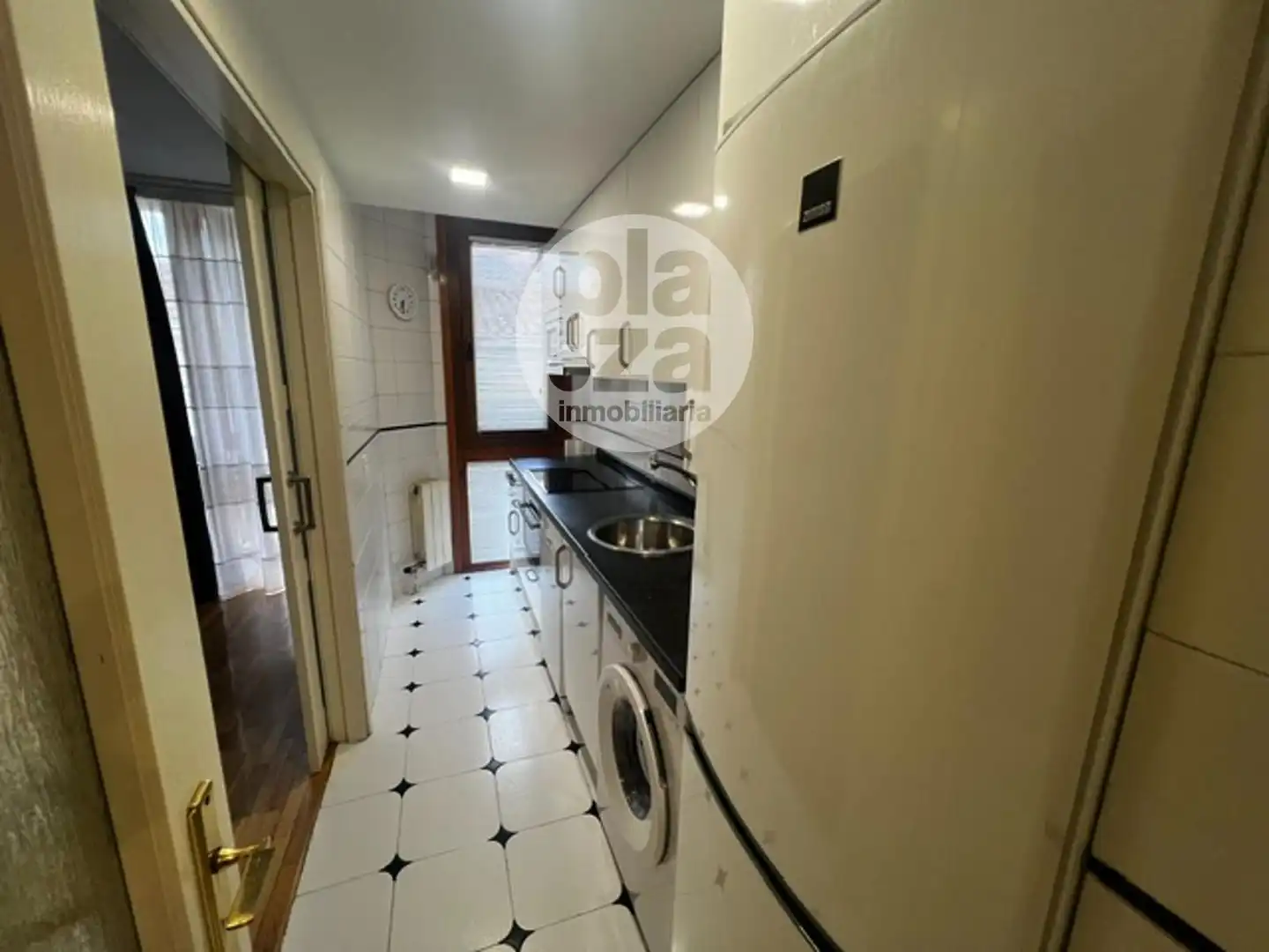 Cocina de Piso de alquiler en Burgos con Calefacción, Terraza y Amueblado