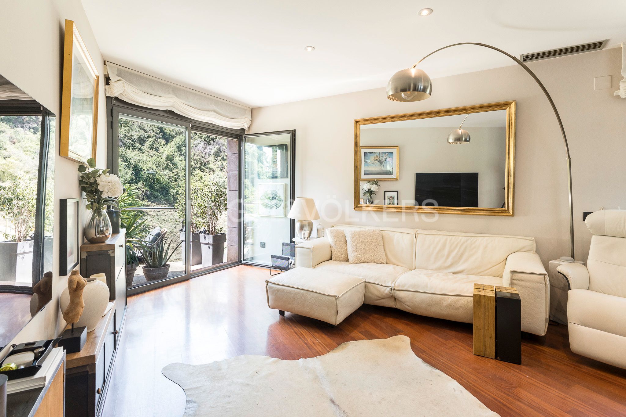 Living room of Apartment for sale in  Barcelona Capital  with Air Conditioner, Heating and Private garden