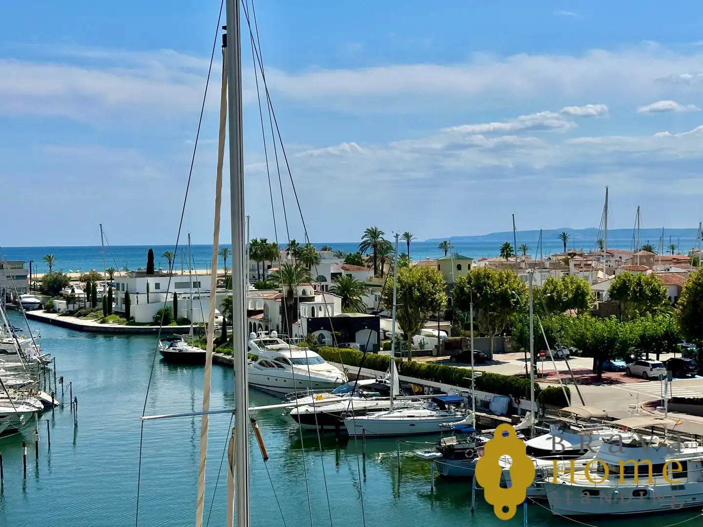Außenansicht von Dachboden zum Verkauf in Empuriabrava mit Klimaanlage, Terrasse und Möbliert