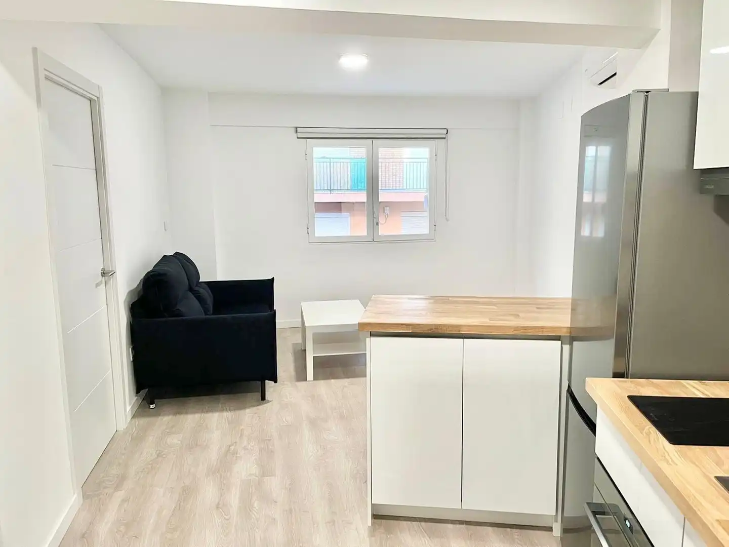 Sala d'estar de Apartament de lloguer en El Campello amb Aire condicionat, Moblat i Rentadora