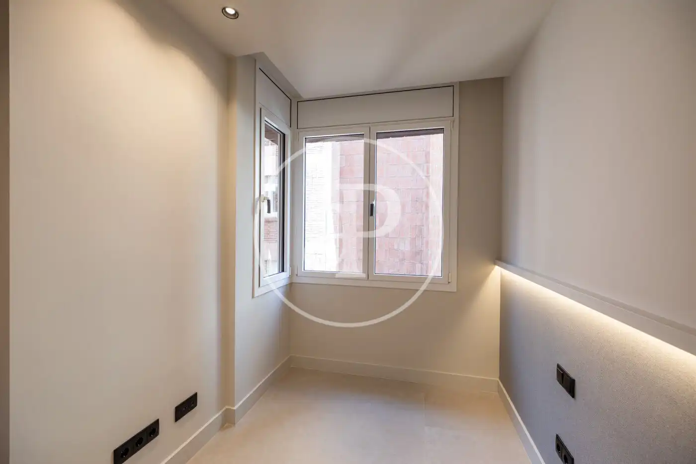 Schlafzimmer von Wohnung zum Verkauf in Barcelona mit Klimaanlage, Heizung und Terrasse