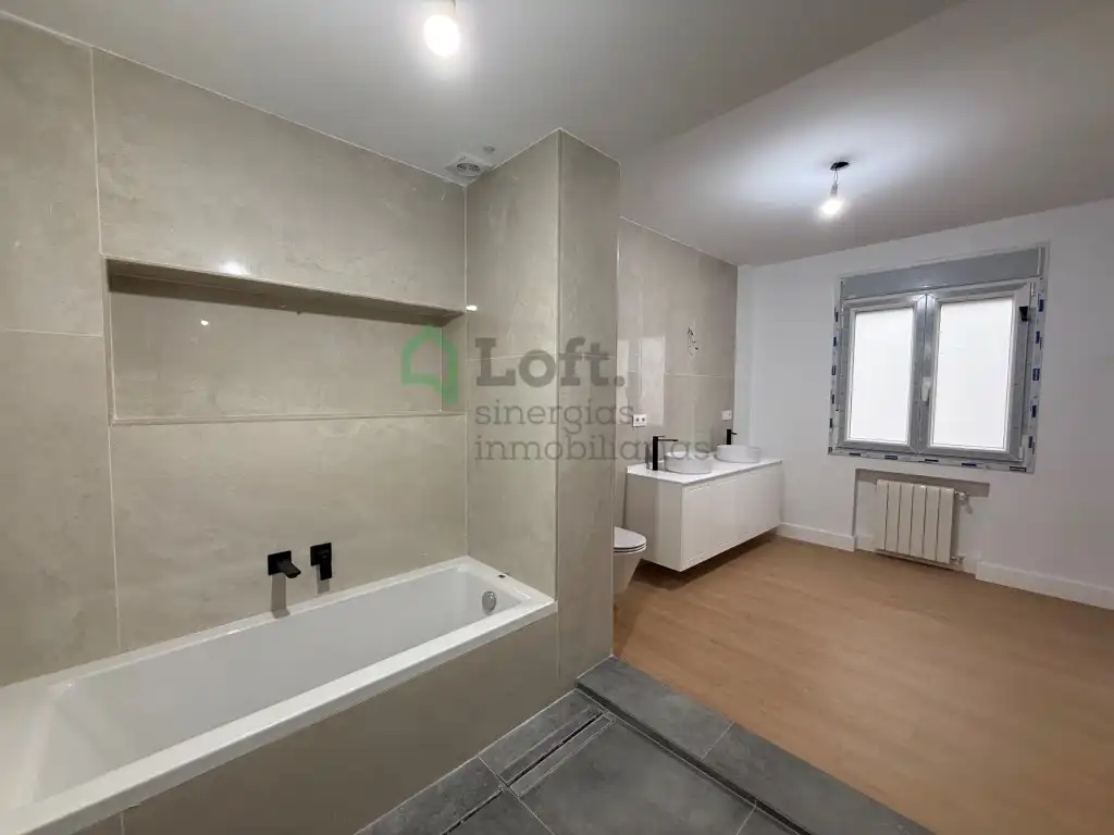 Baño de Piso en venta en Badajoz con Aire acondicionado y Calefacción